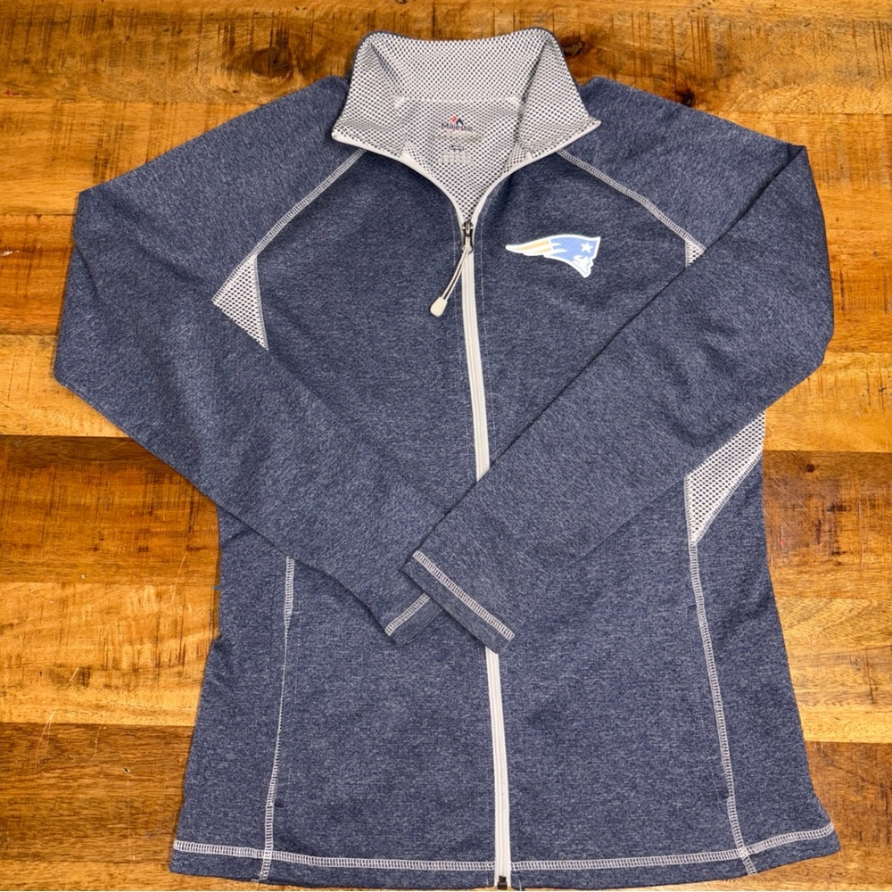 New England Patriots Women’s  ThermaBase Zip Up Jacket Majestic Size Large